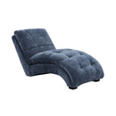 Dominick Chaise in Amigo