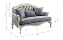 Loveseat w/3 Pillows