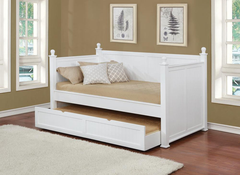 Wastal White Daybed