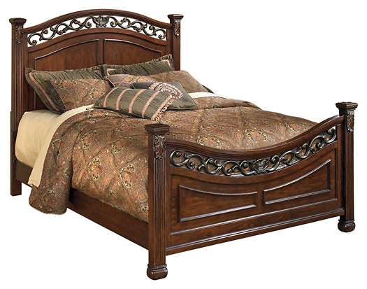 Leahlyn King Panel Bed